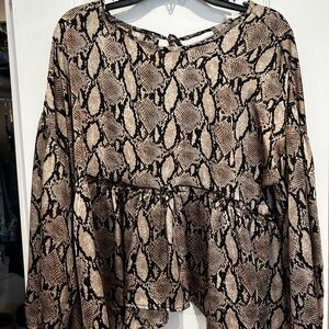 Peach Love California Snakeskin Print Blouse - Black and Tan